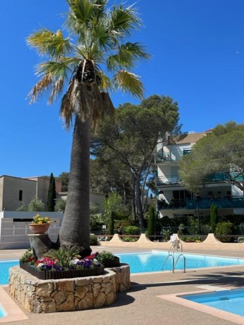 Saint-Raphael, Boulouris, F2 Dans Belle Residence 3 Piscines, Proche Bord De Mer Екстер'єр фото
