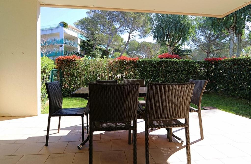 Saint-Raphael, Boulouris, F2 Dans Belle Residence 3 Piscines, Proche Bord De Mer Екстер'єр фото