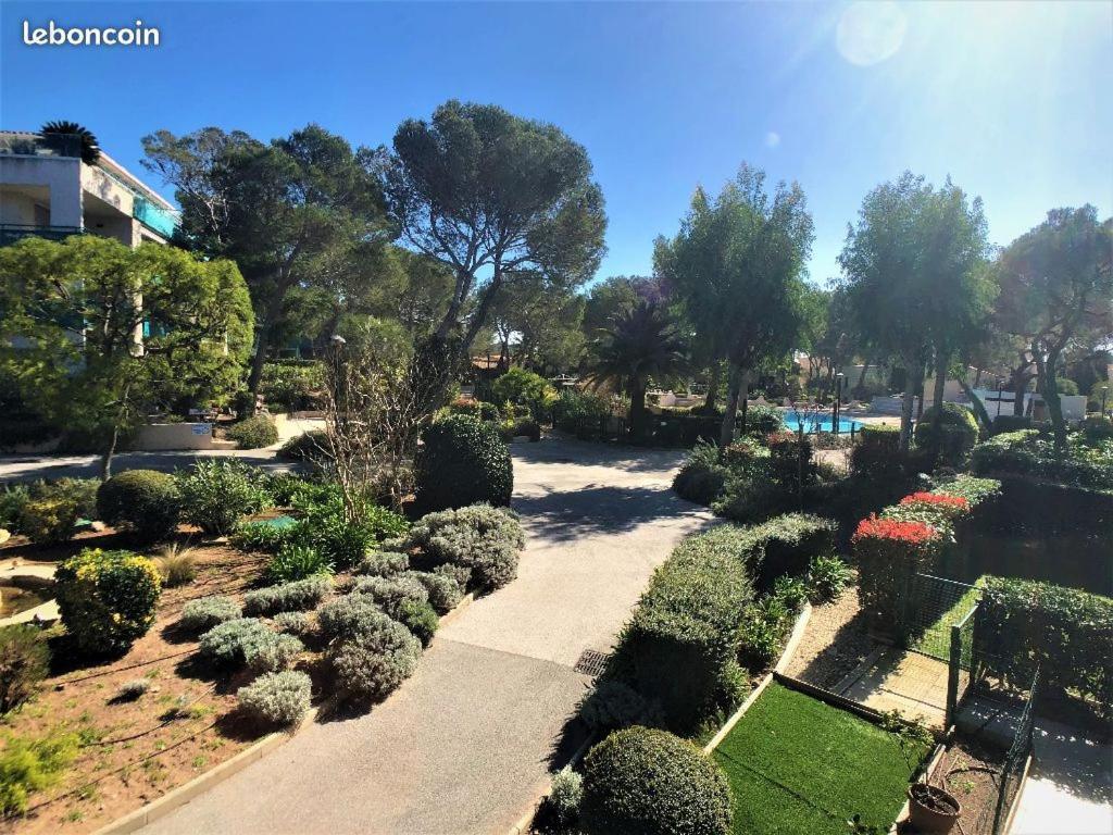 Saint-Raphael, Boulouris, F2 Dans Belle Residence 3 Piscines, Proche Bord De Mer Екстер'єр фото