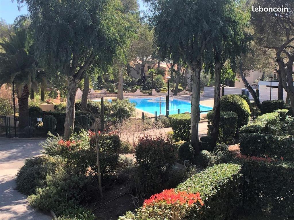 Saint-Raphael, Boulouris, F2 Dans Belle Residence 3 Piscines, Proche Bord De Mer Екстер'єр фото